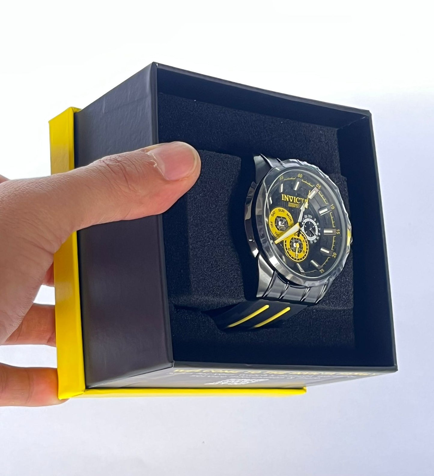 Reloj de caballero Invicta Speedway Trackline - 48mm, amarillo, negro (49052)